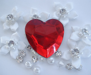 #1HRTCL - Puppy Love, Ruby Red Heart Clip
